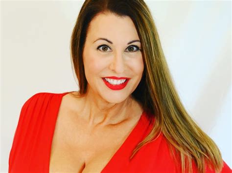 elaina onlyfans|OnlyFans Model, 55, Made $630K Over 2 Years, Can Give Son。